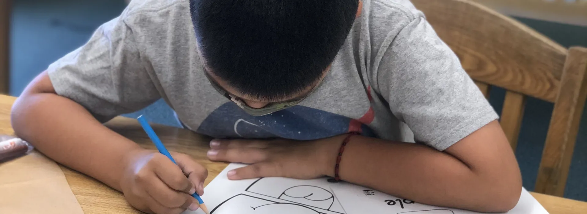 niemes student doing art